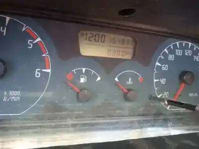 Veículo de Sucata nissan terrano/terrano.ii (r20) se do ano 2000 alimentado td27ti