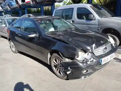 Véhicule à la ferraille mercedes-benz clase c (w203) sportcoupe c 220 cdi (203.706) de l'année 2002 alimenté 611962