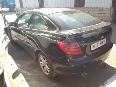 Véhicule à la ferraille mercedes-benz clase c (w203) sportcoupe c 220 cdi (203.706) de l'année 2002 alimenté 611962