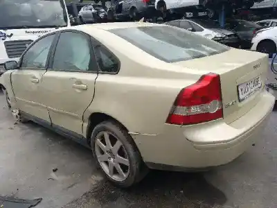 Vehicul casat volvo s40 berlina 2.0 16v al anului 2004 alimentat b5244s4