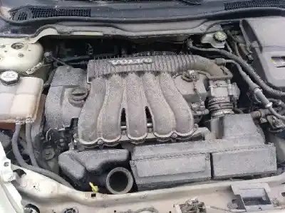 Vehicul casat volvo s40 berlina 2.0 16v al anului 2004 alimentat b5244s4