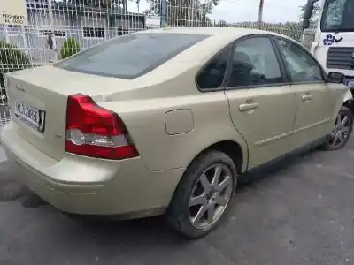 Vehicul casat volvo s40 berlina 2.0 16v al anului 2004 alimentat b5244s4