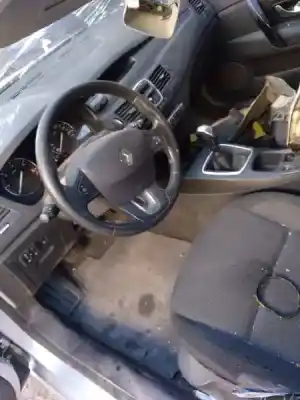 Scrapping Vehicle renault laguna iii (bt0/1) 2.0 dci (bt01 bt08 bt09 bt0e bt0k bt12 bt1c bt1d.... of the year 2007 powered m9r742