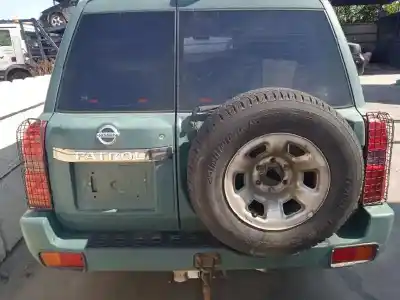 Véhicule à la ferraille nissan patrol gr (y61) * de l'année 2005 alimenté zd30ddti
