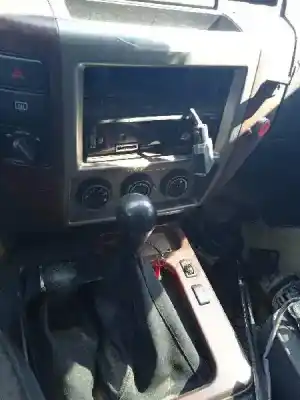 Véhicule à la ferraille nissan patrol gr (y61) * de l'année 2005 alimenté zd30ddti