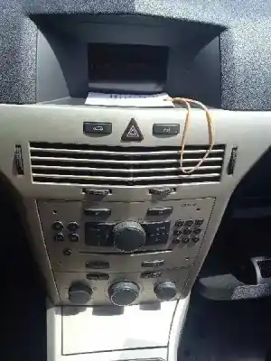 Veicolo di demolizione opel astra h berlina edition dell'anno 2008 alimentato z17dth