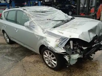 Scrapping Vehicle kia cee´d emotion of the year 2011 powered d4fb