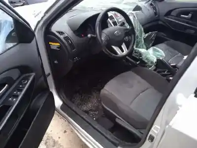 Scrapping Vehicle kia cee´d emotion of the year 2011 powered d4fb