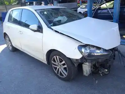 Sloopvoertuig volkswagen golf vi (5k1) 1.6 tdi van het jaar 2010 aangedreven cayc