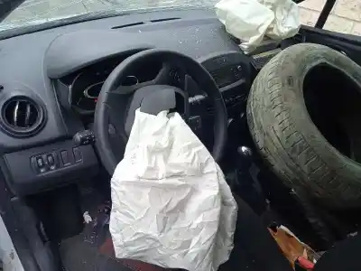 Veículo de Sucata renault clio iv authentique do ano 2013 alimentado k9k612