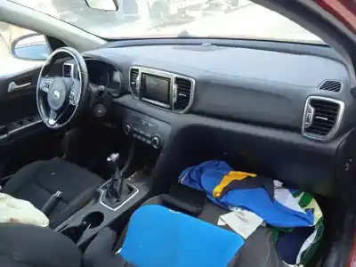 Veicolo di demolizione kia                                                sportage iv (ql, qle)                                                                                                                                                                                                                                      1.6 gdi                                                                                                                                                                                                                                                    dell'anno 2017 alimentato g4fd