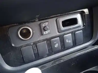 Veículo de Sucata mitsubishi outlander (gf0) phev kaiteki 4wd do ano 2018 alimentado 4b11