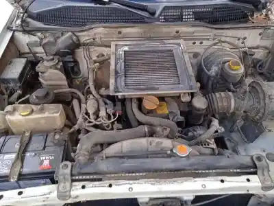 Veicolo di demolizione nissan terrano/terrano.ii (r20) 2.4 cat dell'anno 1999 alimentato td27ti