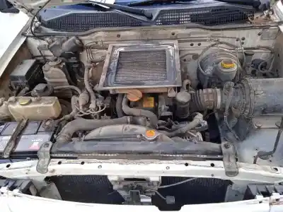 Veicolo di demolizione nissan terrano/terrano.ii (r20) 2.4 cat dell'anno 1999 alimentato td27ti