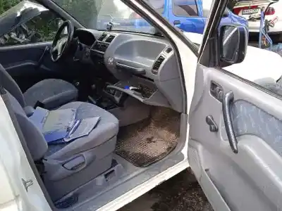 Veicolo di demolizione nissan terrano/terrano.ii (r20) 2.4 cat dell'anno 1999 alimentato td27ti