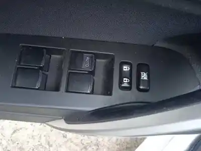 Veículo de Sucata toyota auris hybrid active do ano 2015 alimentado 2zr