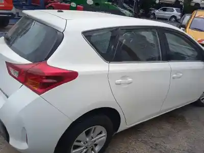 Veículo de Sucata toyota auris hybrid active do ano 2015 alimentado 2zr