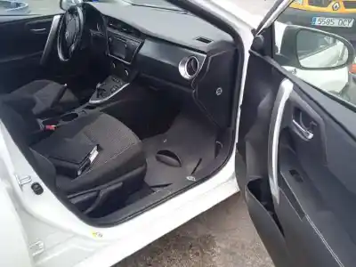 Veículo de Sucata toyota auris hybrid active do ano 2015 alimentado 2zr