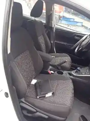 Veículo de Sucata toyota auris hybrid active do ano 2015 alimentado 2zr