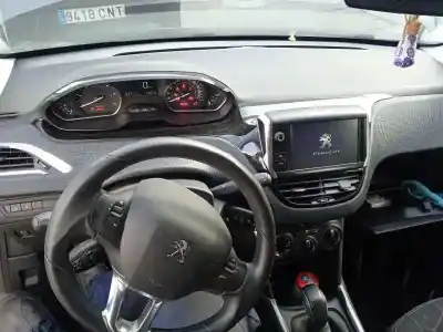 Verschrottungsfahrzeug peugeot 2008 (--.2013->) style des jahres 2017 angetrieben bh02