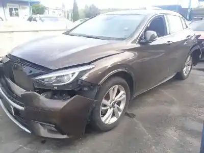 Véhicule à la ferraille INFINITI Q30 1.6 Premium de l'année 2016 alimenté 270910