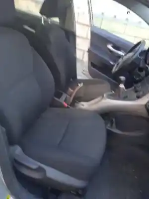 Veículo de Sucata toyota auris luna+ do ano 2007 alimentado 1nd