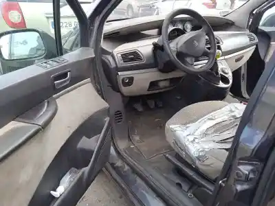 Veículo de Sucata peugeot 807 st pack do ano 2005 alimentado rhw