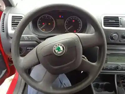 Veicolo di demolizione skoda fabia (5j2 ) 1.2 dell'anno 2010 alimentato chfa