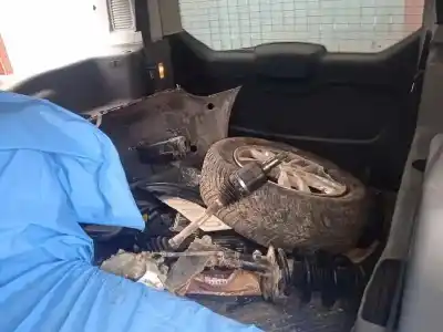 Veículo de Sucata ford tourneo connect trend do ano 2018 alimentado ztga