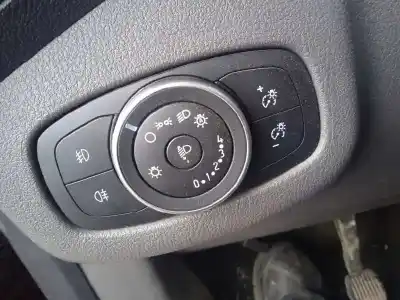 Veículo de Sucata ford tourneo connect trend do ano 2018 alimentado ztga