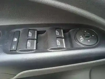 Veículo de Sucata ford tourneo connect trend do ano 2018 alimentado ztga