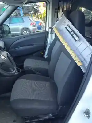 Veículo de Sucata fiat doblo cargo basis kasten do ano 2011 alimentado 199a3000