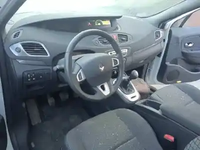 Здавання транспортного засобу renault                                            scenic iii                                                                                                                                                                                                                                                 authentique                                                                                                                                                                                                                                                року 2011 потужний k4m858
