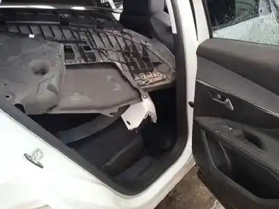 Sloopvoertuig peugeot 3008 allure van het jaar 2019 aangedreven yh01