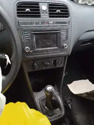 Veículo de Sucata volkswagen polo (6c1) trendline do ano 2015 alimentado chyb