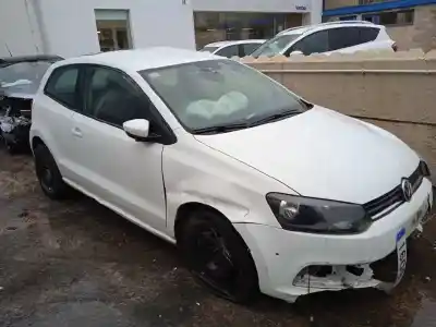 Vehículo de desguace VOLKSWAGEN POLO (6C1) Trendline BlueMotion del año 2015 con motor CHYB