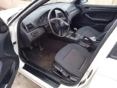 Veicolo di demolizione bmw serie 3 berlina (e46) 320d dell'anno 2002 alimentato 204d4