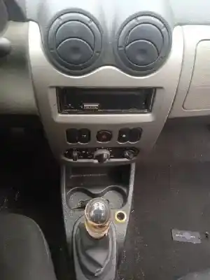 Veículo de Sucata dacia sandero básico do ano 2008 alimentado k7j710