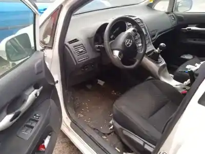 Scrapping Vehicle toyota auris active of the year 2012 powered 1nd