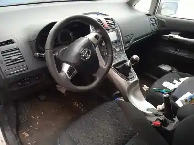 Scrapping Vehicle toyota auris active of the year 2012 powered 1nd