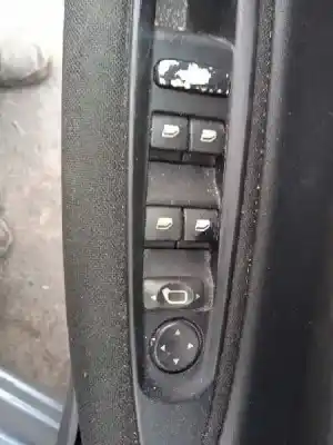 Sloopvoertuig citroen c4 berlina vtr plus van het jaar 2005 aangedreven nfu