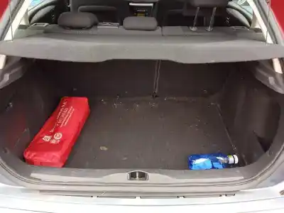 Sloopvoertuig citroen c4 berlina vtr plus van het jaar 2005 aangedreven nfu