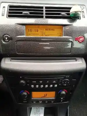 Sloopvoertuig citroen c4 berlina vtr plus van het jaar 2005 aangedreven nfu