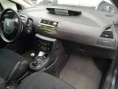 Sloopvoertuig citroen c4 berlina vtr plus van het jaar 2005 aangedreven nfu