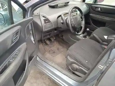 Sloopvoertuig citroen c4 berlina vtr plus van het jaar 2005 aangedreven nfu