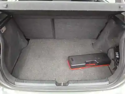 Scrapping Vehicle toyota corolla (e12) 1.6 16v of the year 2002 powered 3zzfe