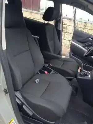 Veículo de Sucata toyota corolla verso (r1) 2.2 d-4d sol do ano 2006 alimentado 2adftv