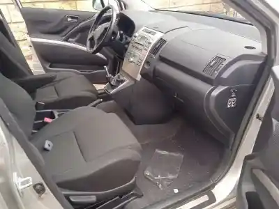 Veículo de Sucata toyota corolla verso (r1) 2.2 d-4d sol do ano 2006 alimentado 2adftv