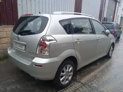 Veículo de Sucata toyota corolla verso (r1) 2.2 d-4d sol do ano 2006 alimentado 2adftv