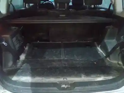 Veículo de Sucata toyota corolla verso (r1) 2.2 d-4d sol do ano 2006 alimentado 2adftv